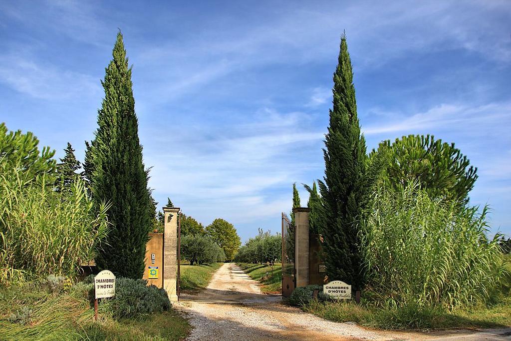 Bed and Breakfast Domaine De Fontbelle Graveson Exterior foto